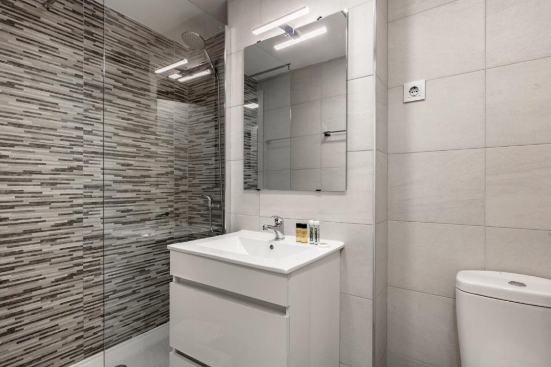 Apartamento 1 Bedroom 1 Bathroom Furnished - Recoletos - Modern Functional - Mintystay *