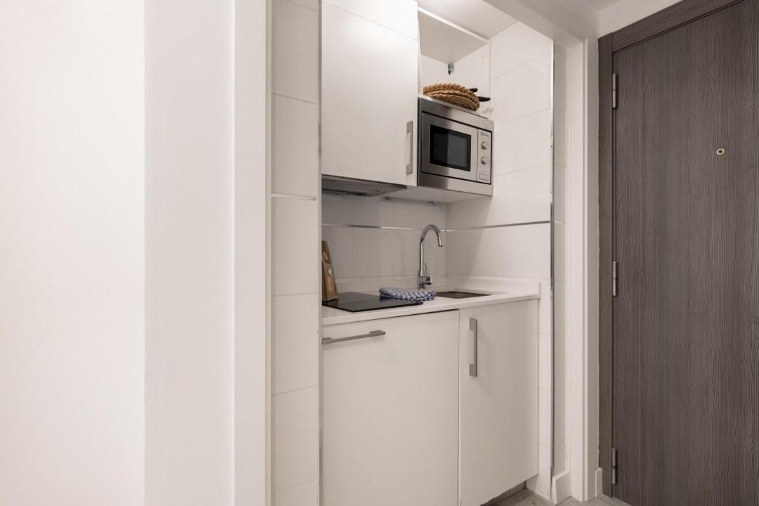 Apartamento 1 Bedroom 1 Bathroom Furnished - Recoletos - Modern Functional - Mintystay Madri