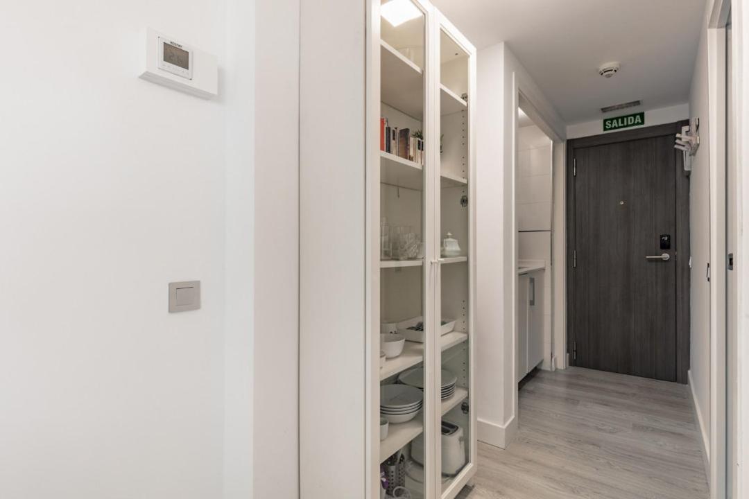 1 Bedroom 1 Bathroom Furnished - Recoletos - Modern Functional - Mintystay *