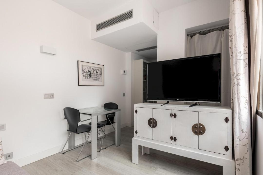1 Bedroom 1 Bathroom Furnished - Recoletos - Modern Functional - Mintystay * Madri