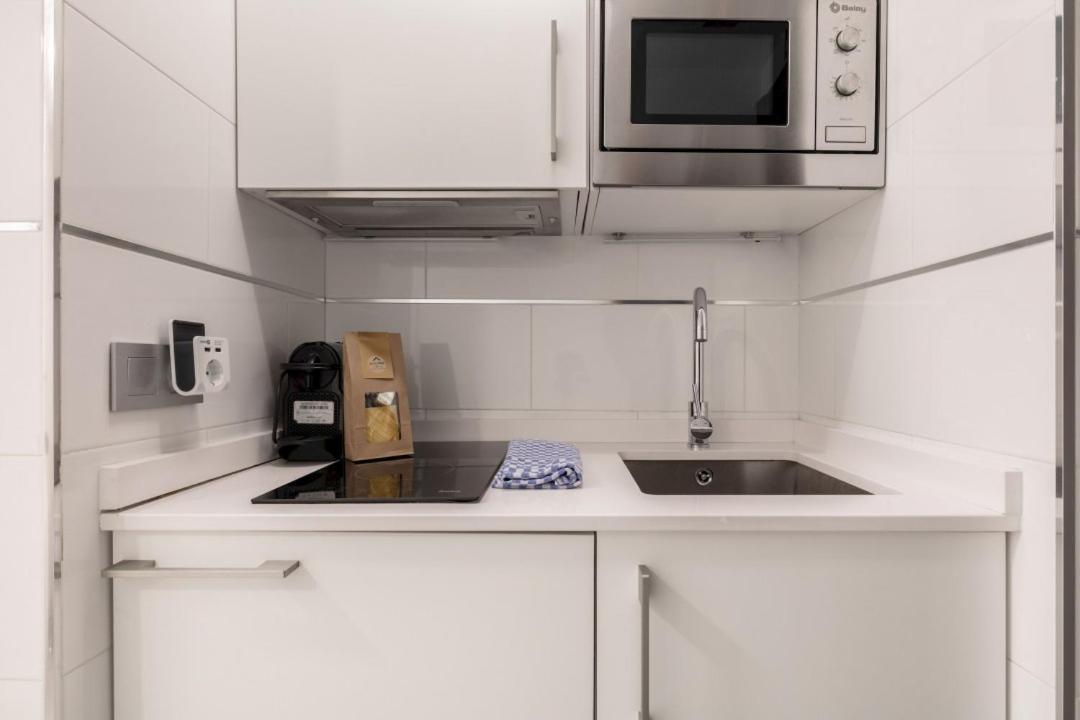 Apartamento 1 Bedroom 1 Bathroom Furnished - Recoletos - Modern Functional - Mintystay *